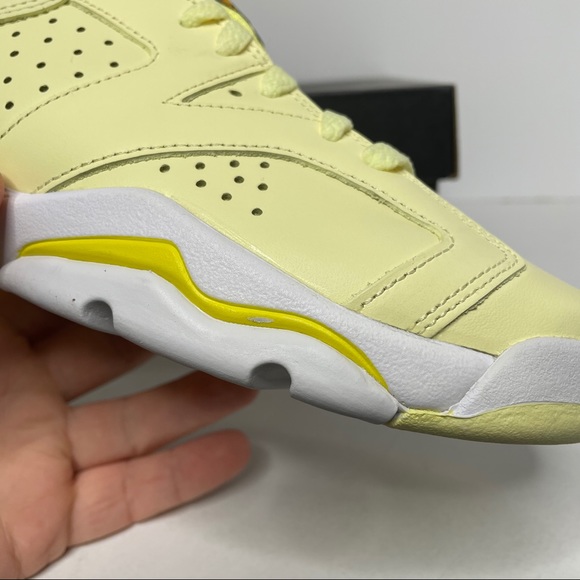 Nike Air Jordan 6 Retro GS “Dynamic Yellow” NEW - Picture 4 of 4